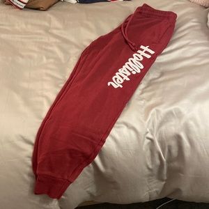 Hollister sweatpants. Size small. Good condition.